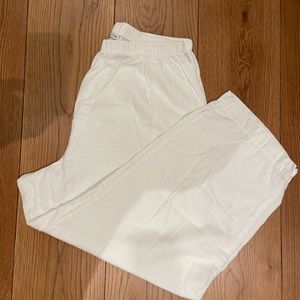 Women’s 2X Hot Cotton White pants, never worn excellent condition